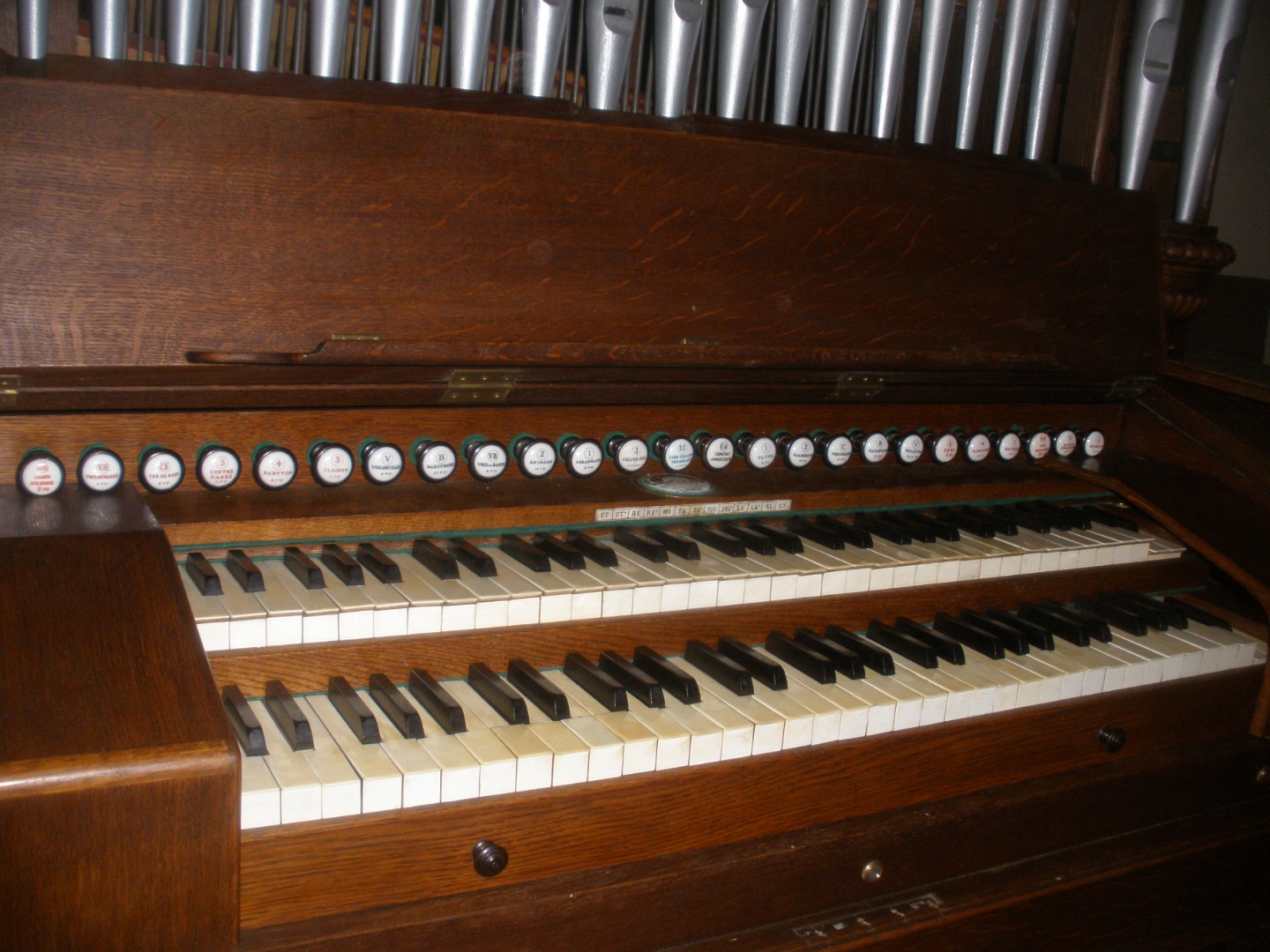 Console d'harmonium restaurée
